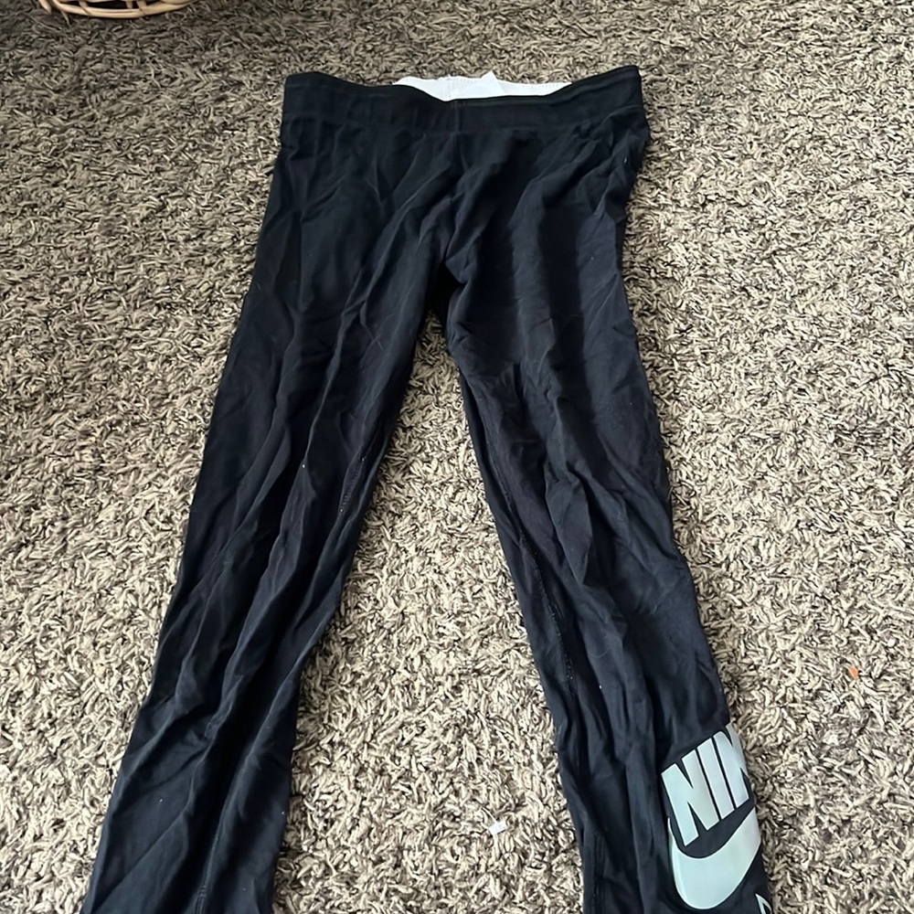 brand: nike size M in girls